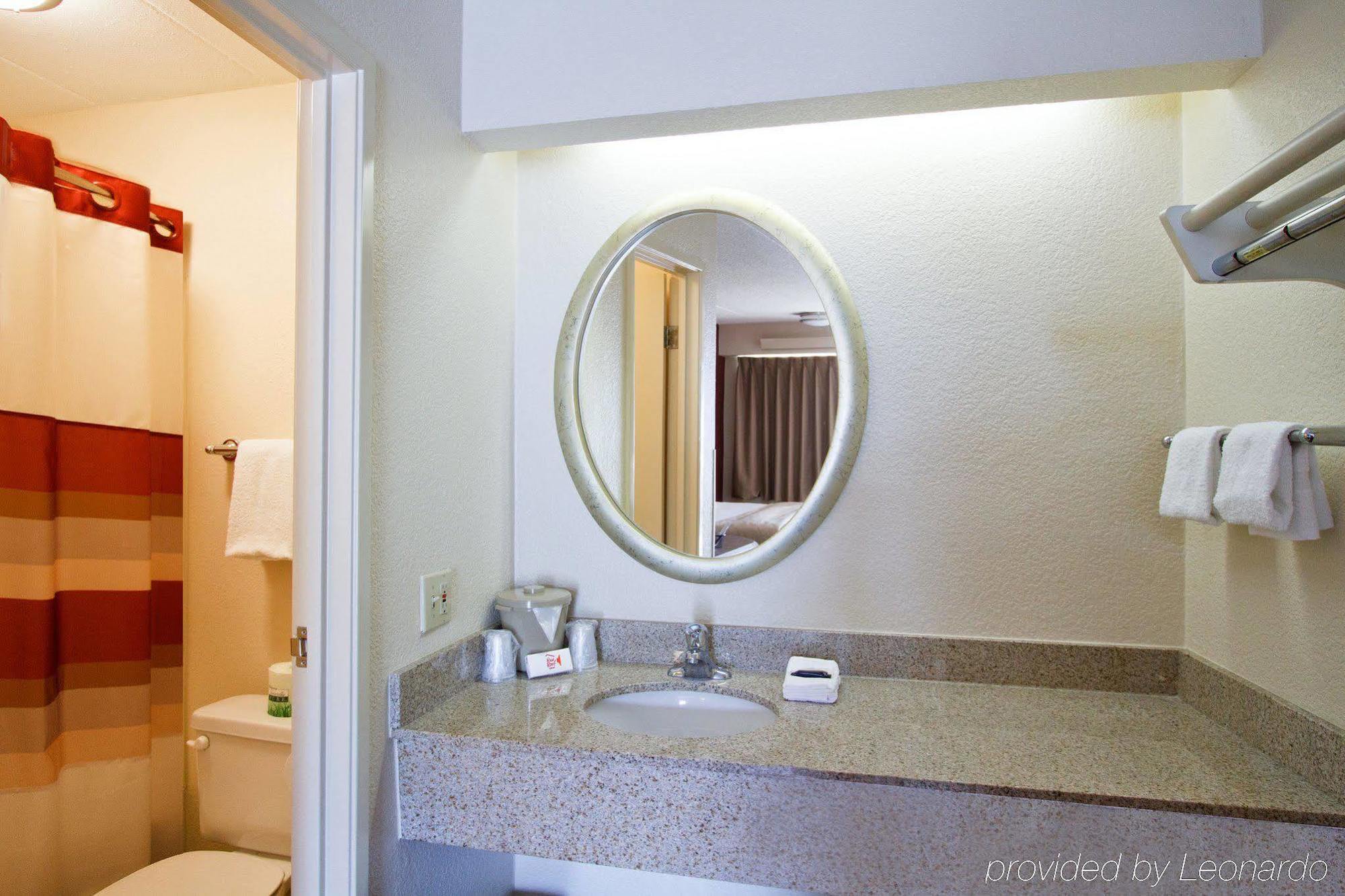 Red Roof Inn Detroit - Plymouth/Canton מראה חיצוני תמונה